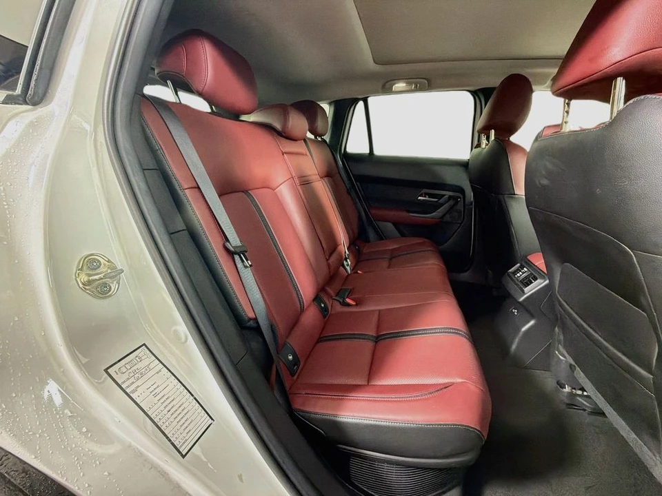 2025 Mazda CX-50 - Image 29 of 31
