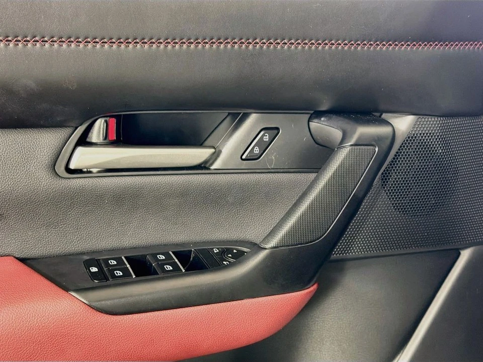 2025 Mazda CX-50 - Image 21 of 31