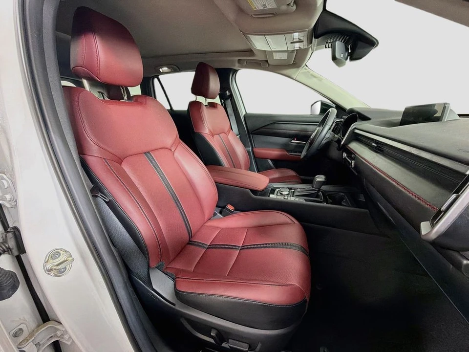 2025 Mazda CX-50 - Image 30 of 31