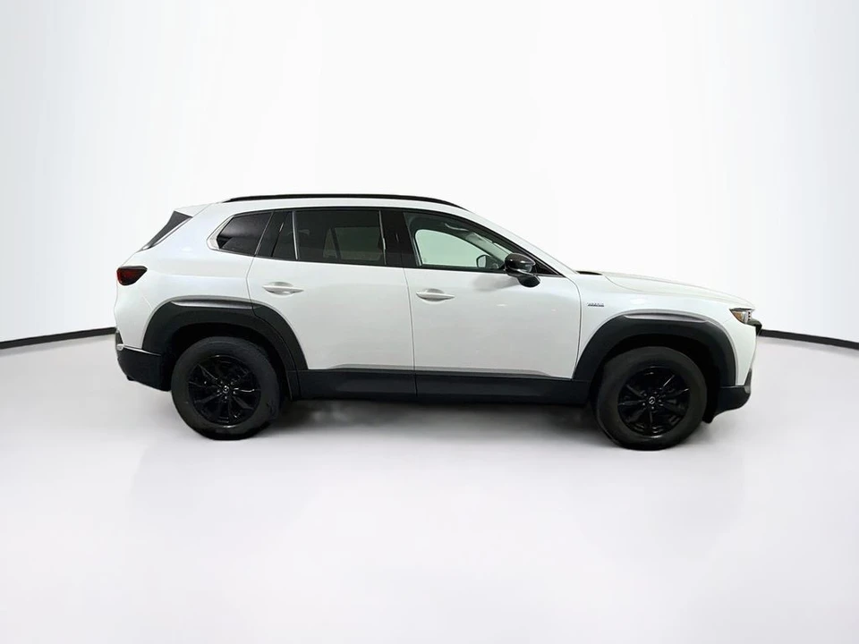 2025 Mazda CX-50 - Image 8 of 31