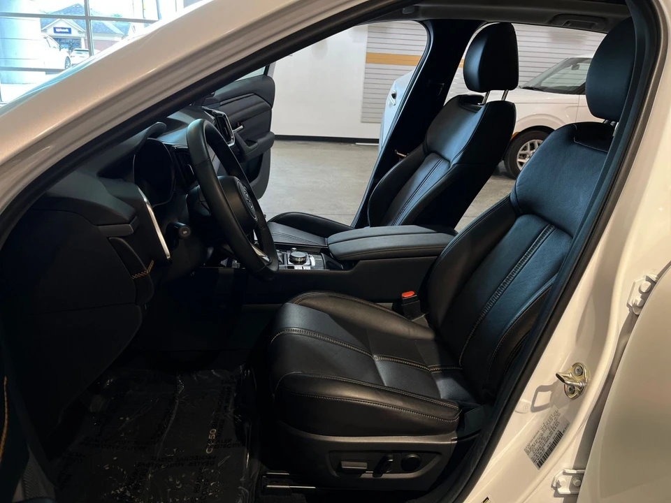 2025 Mazda CX-50 - Image 23 of 31