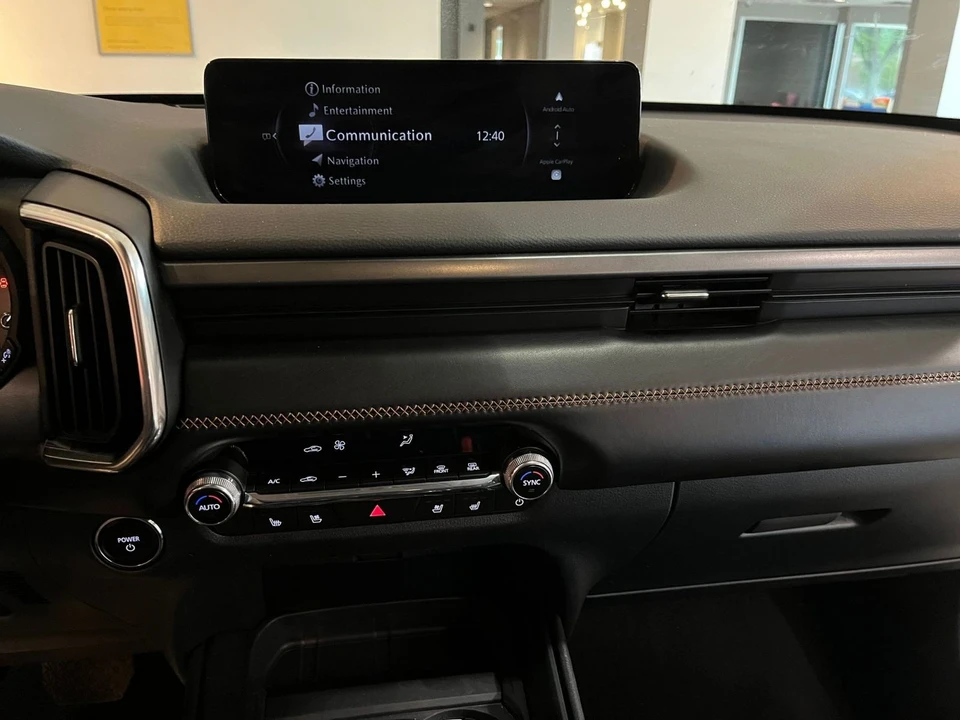 2025 Mazda CX-50 - Image 19 of 31