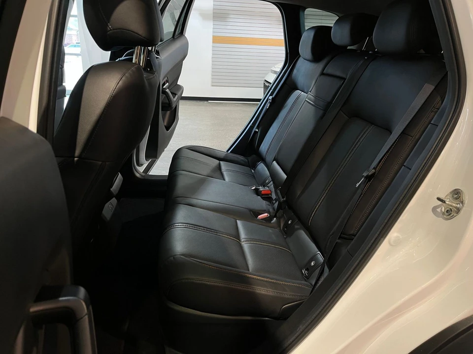 2025 Mazda CX-50 - Image 24 of 31