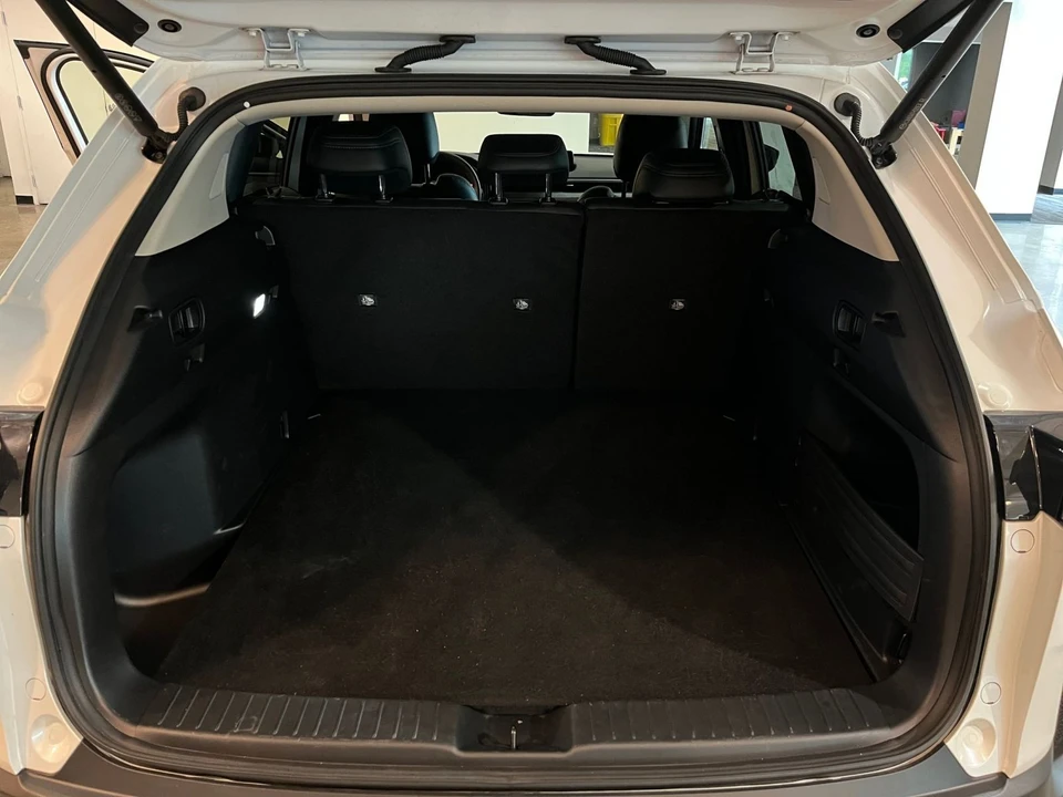 2025 Mazda CX-50 - Image 30 of 31