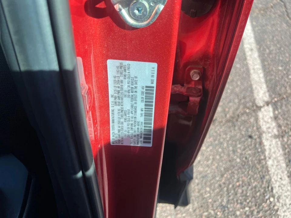 2025 Mazda CX-50 - Image 25 of 31