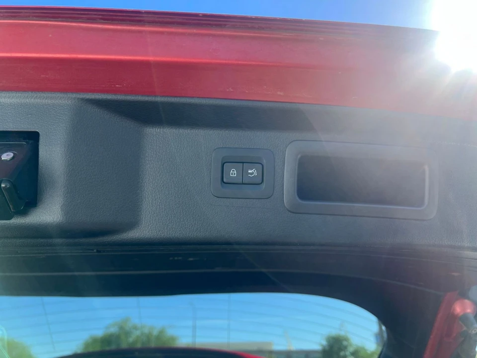 2025 Mazda CX-50 - Image 19 of 31