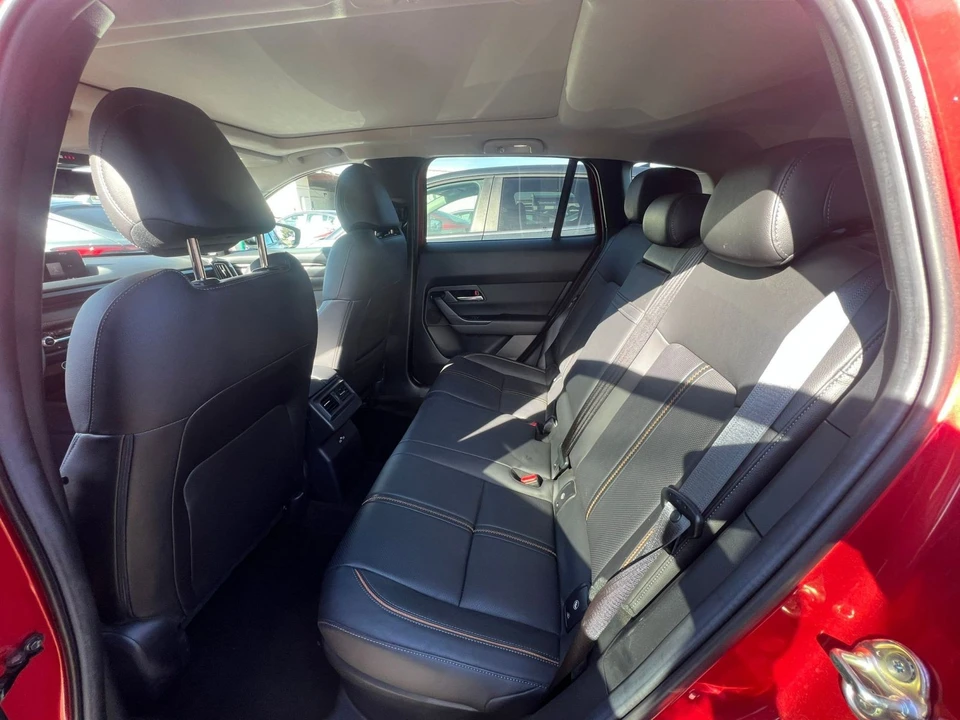2025 Mazda CX-50 - Image 22 of 31
