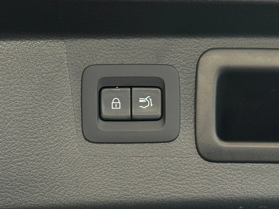 2025 Mazda CX-50 - Image 20 of 31