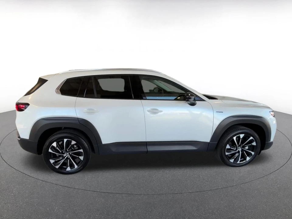 2025 Mazda CX-50 - Image 19 of 31