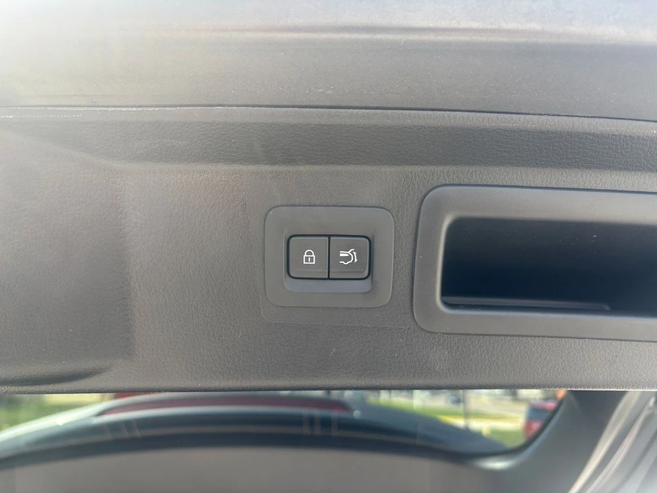 2025 Mazda CX-50 - Image 24 of 31
