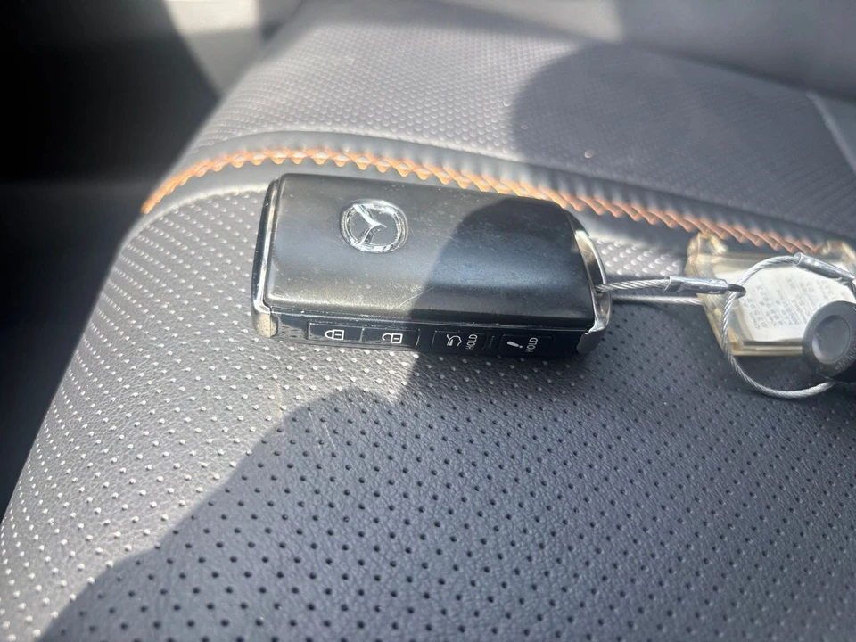 2025 Mazda CX-50 - Image 17 of 31