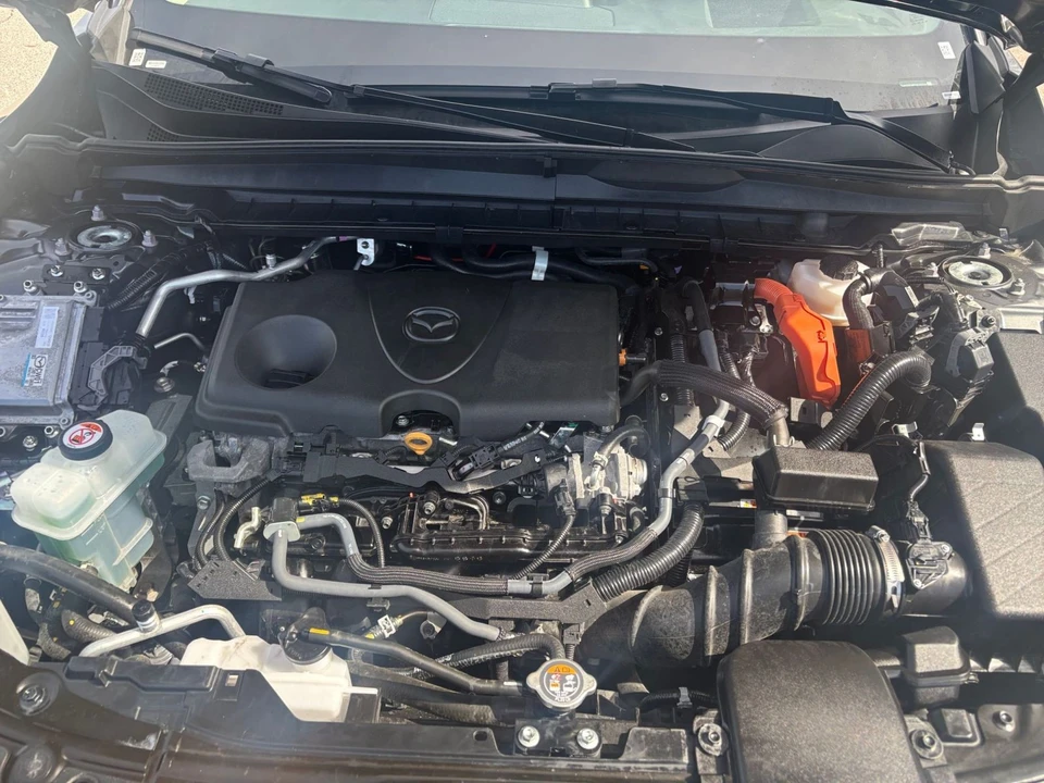 2025 Mazda CX-50 - Image 27 of 31