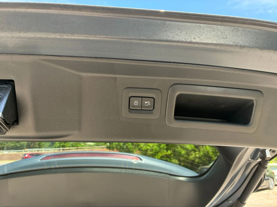 2025 Mazda CX-50 - Image 18 of 31