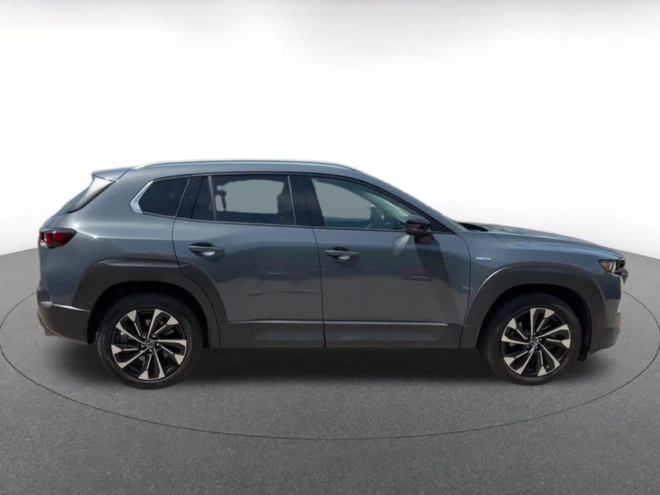 2025 Mazda CX-50 - Image 18 of 31