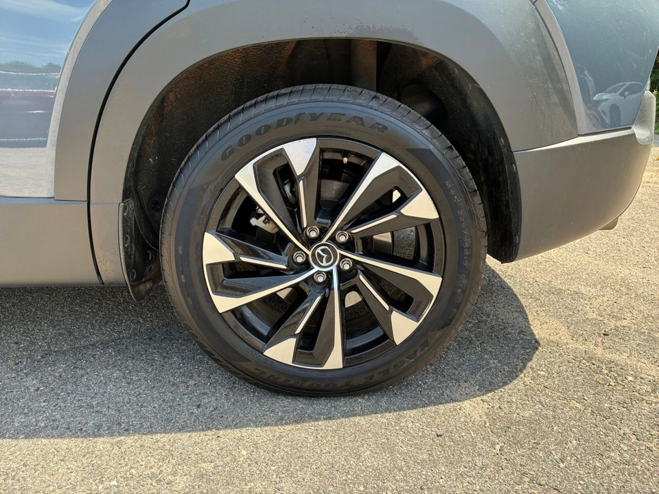 2025 Mazda CX-50 - Image 26 of 31