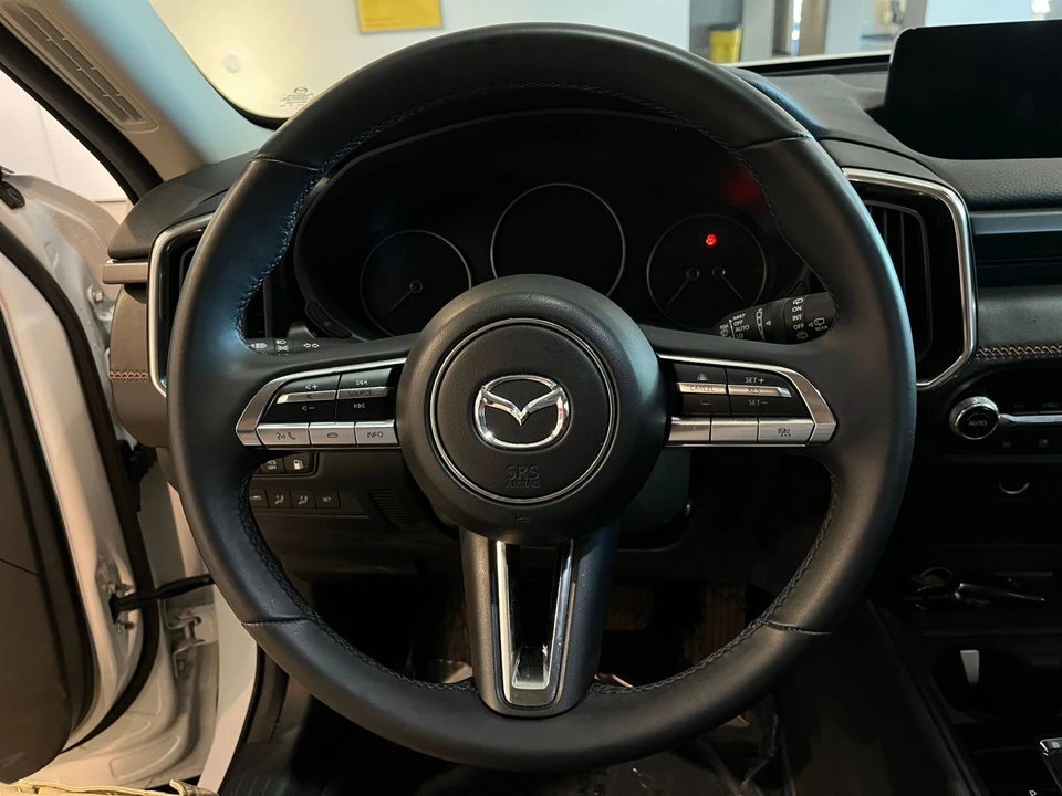 2025 Mazda CX-50 - Image 24 of 31