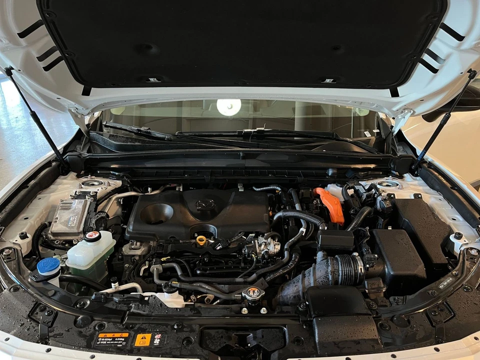 2025 Mazda CX-50 - Image 29 of 31