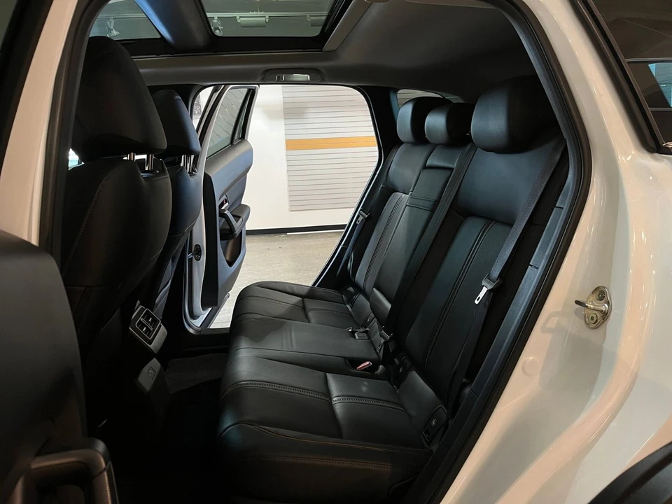 2025 Mazda CX-50 - Image 22 of 31