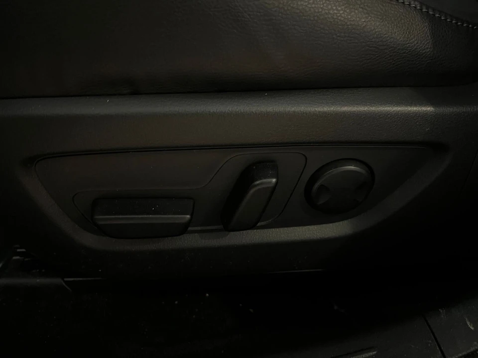 2025 Mazda CX-50 - Image 18 of 31