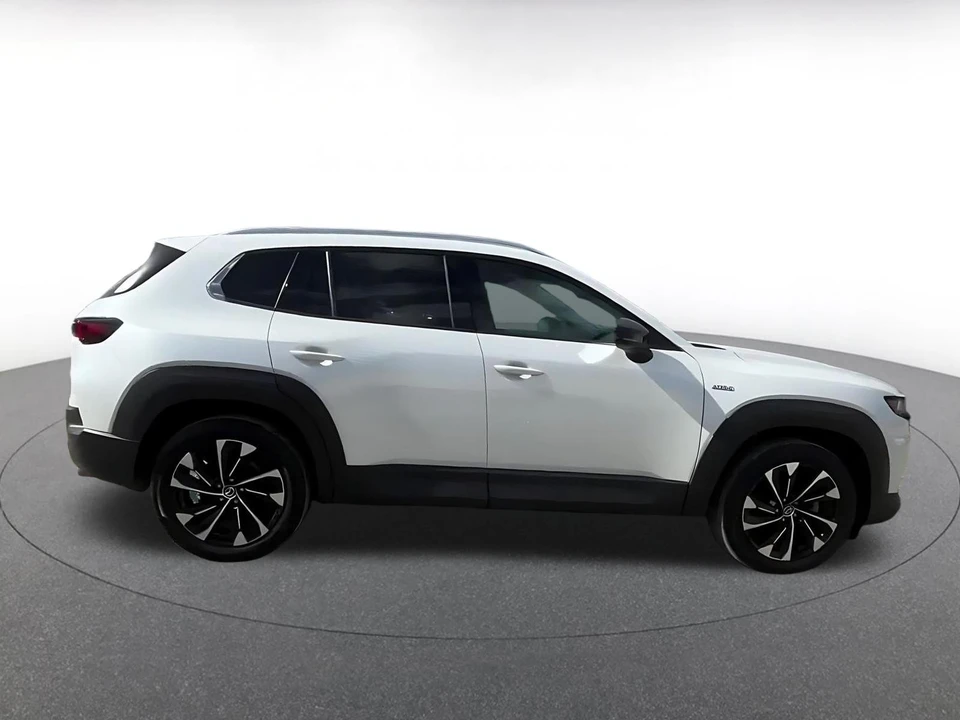 2025 Mazda CX-50 - Image 13 of 31