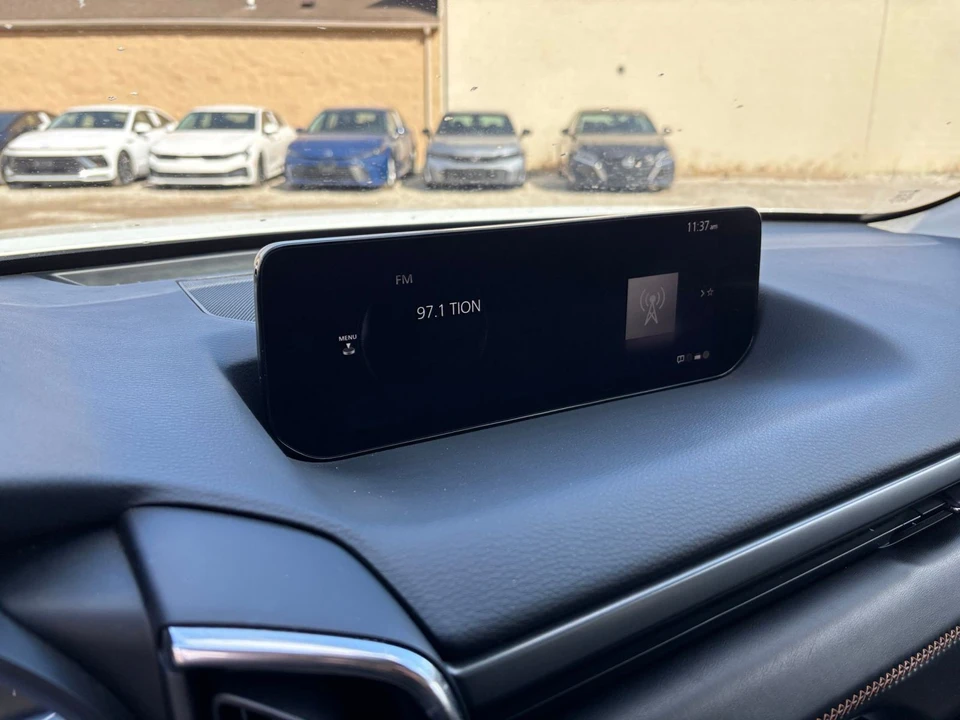 2025 Mazda CX-50 - Image 17 of 31