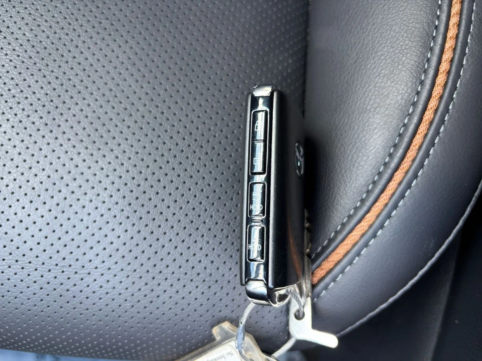 2025 Mazda CX-50 - Image 18 of 31
