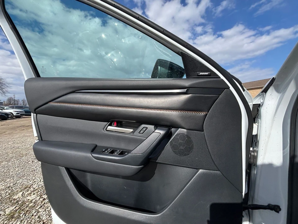 2025 Mazda CX-50 - Image 15 of 31