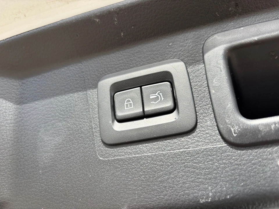 2025 Mazda CX-50 - Image 20 of 31