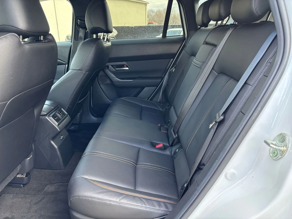 2025 Mazda CX-50 - Image 23 of 31