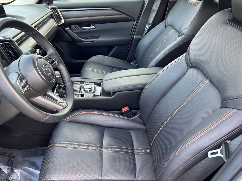 2025 Mazda CX-50 - Image 24 of 31