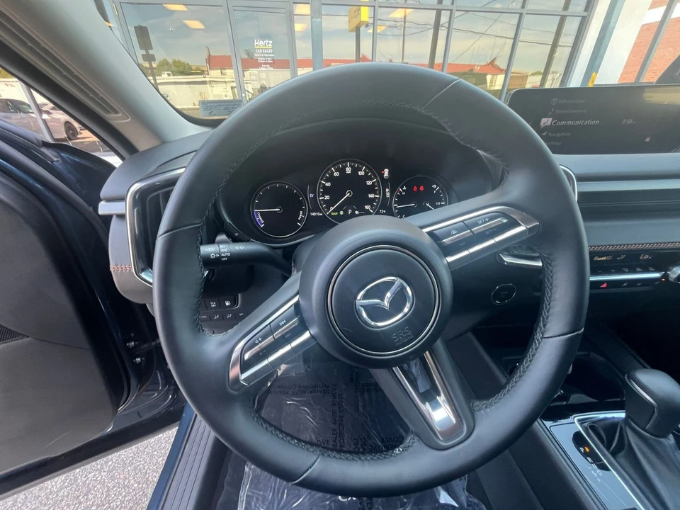 2025 Mazda CX-50 - Image 24 of 31