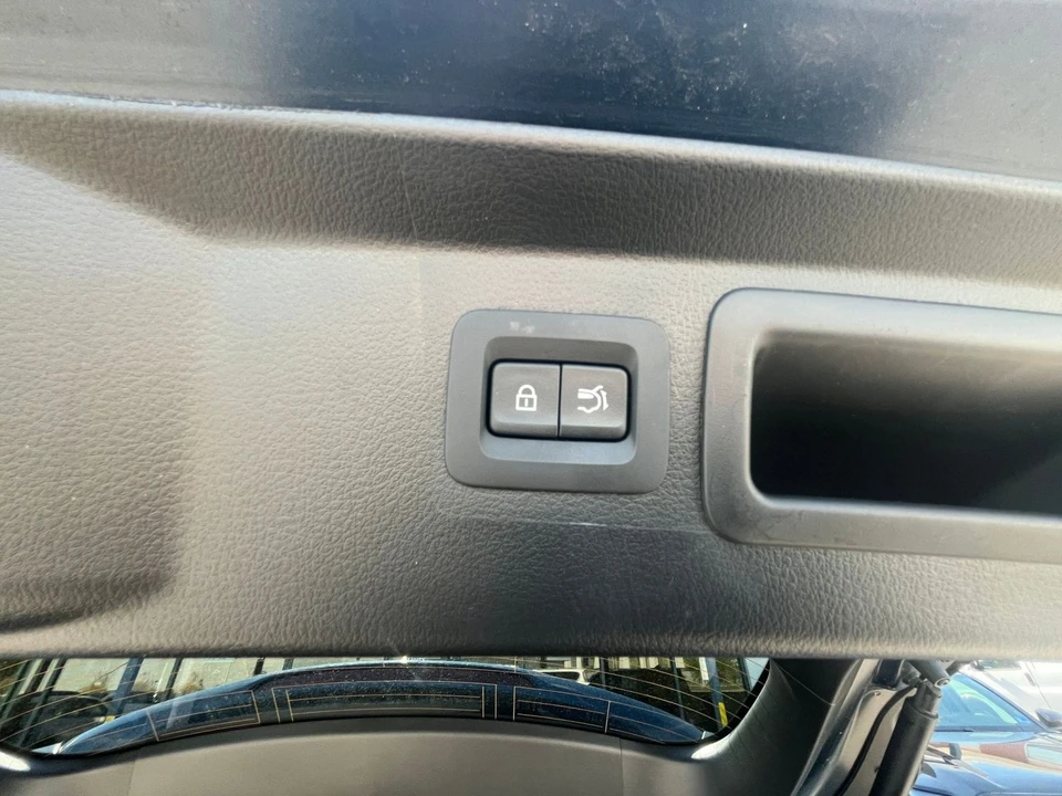 2025 Mazda CX-50 - Image 19 of 31
