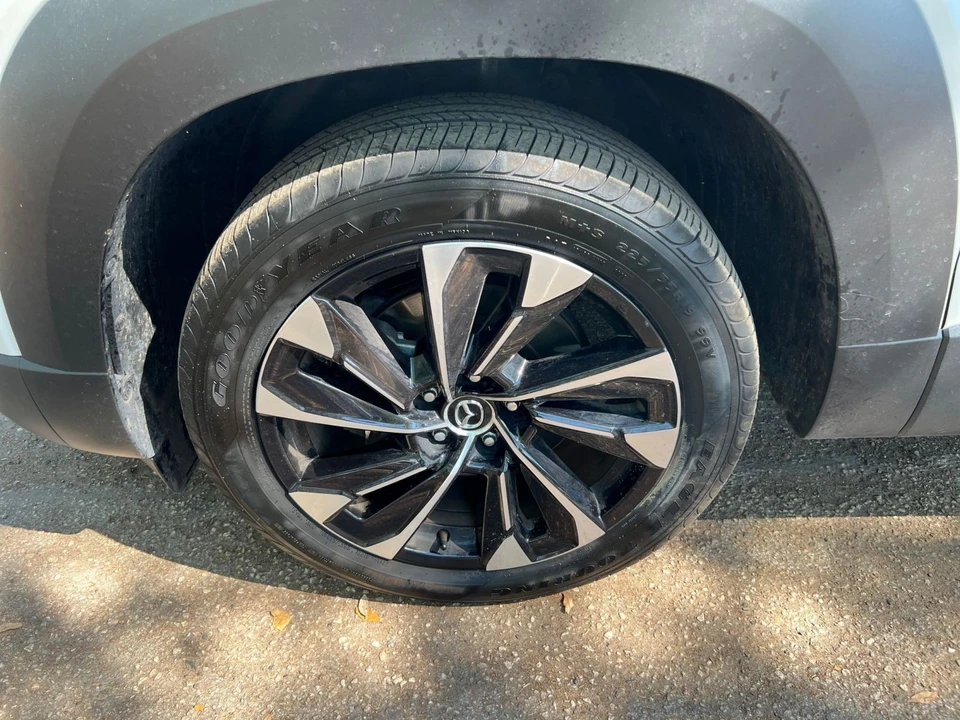 2025 Mazda CX-50 - Image 28 of 31