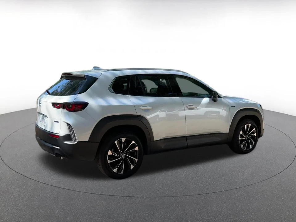 2025 Mazda CX-50 - Image 17 of 31