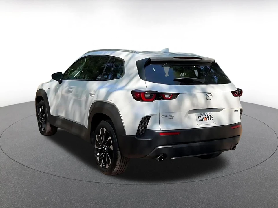 2025 Mazda CX-50 - Image 13 of 31