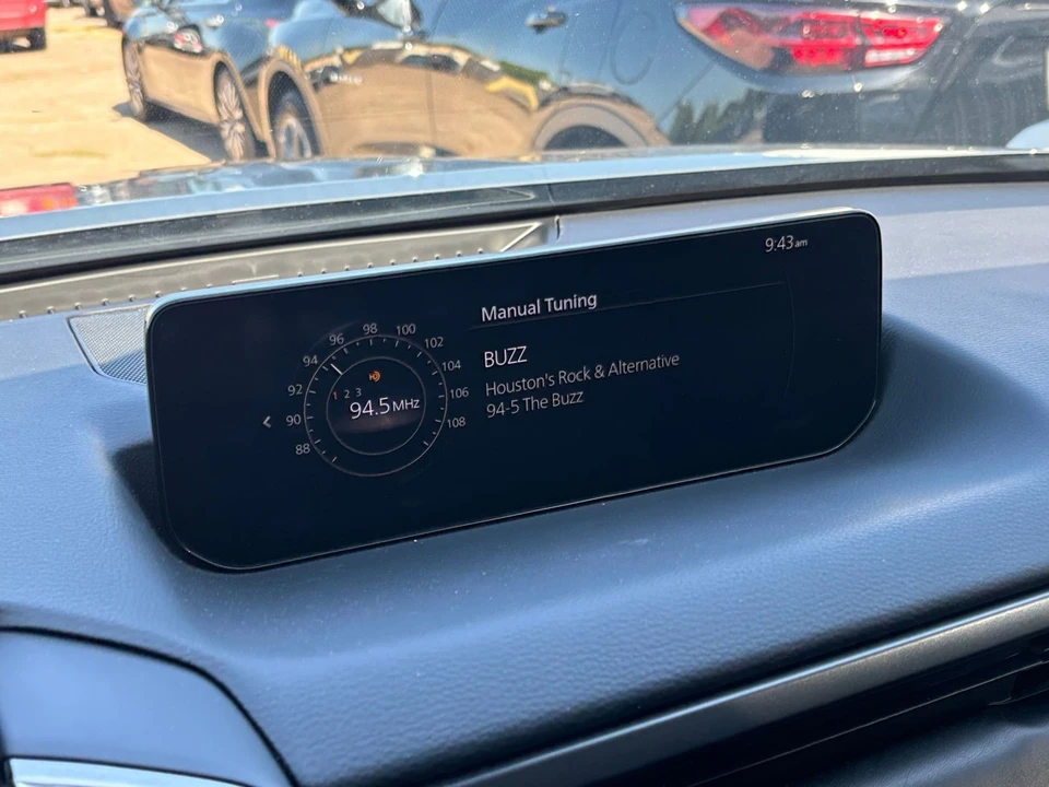 2025 Mazda CX-50 - Image 18 of 31