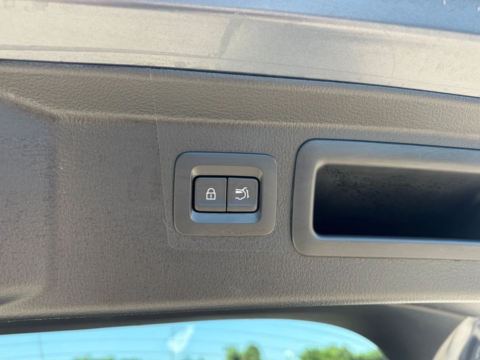 2025 Mazda CX-50 - Image 21 of 31