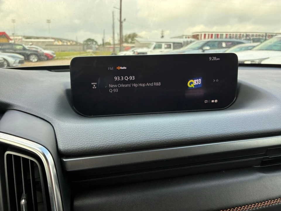 2025 Mazda CX-50 - Image 17 of 31