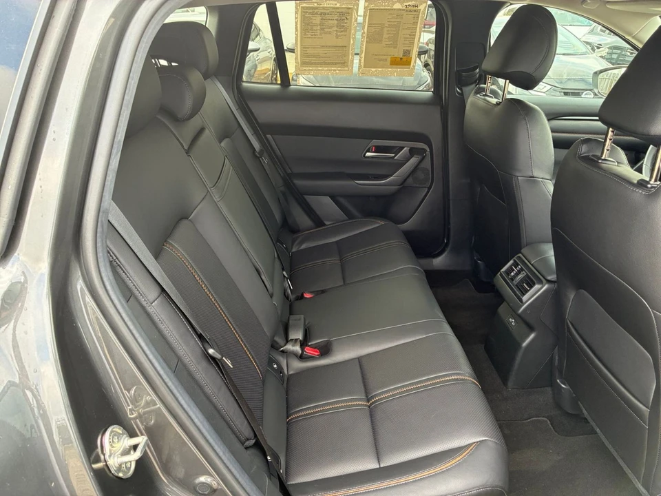 2025 Mazda CX-50 - Image 24 of 31