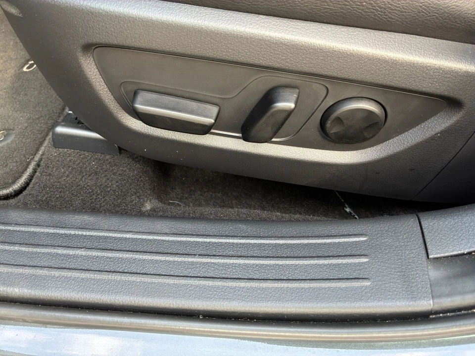 2025 Mazda CX-50 - Image 19 of 31