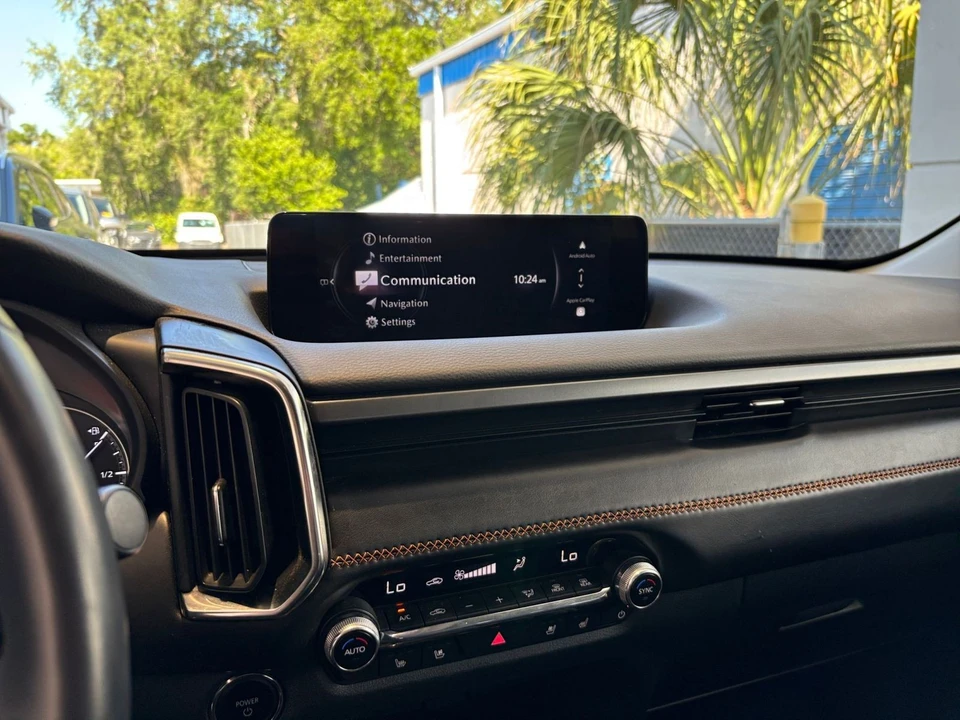 2025 Mazda CX-50 - Image 19 of 31