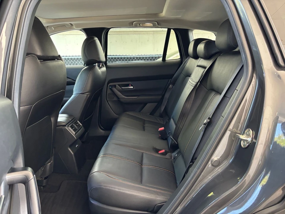 2025 Mazda CX-50 - Image 22 of 31