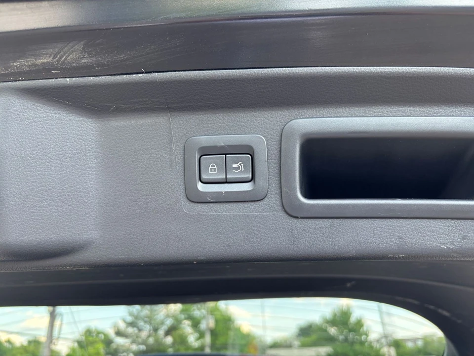 2025 Mazda CX-50 - Image 19 of 31
