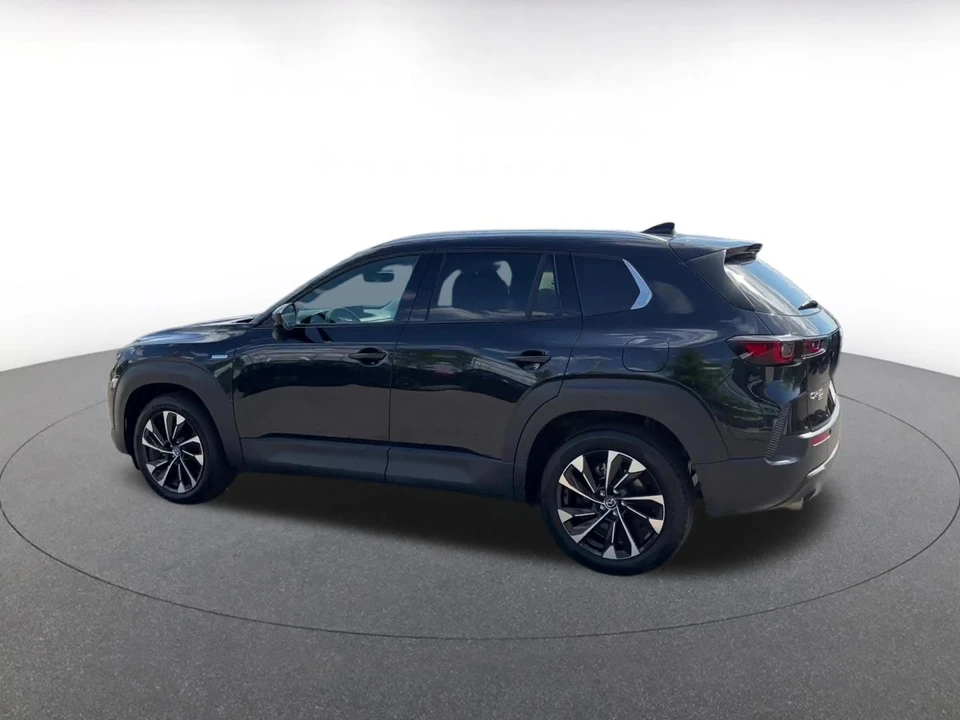 2025 Mazda CX-50 - Image 8 of 31