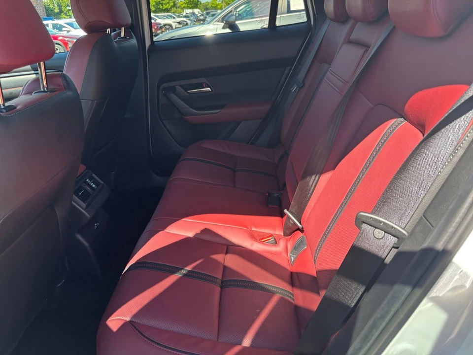2025 Mazda CX-50 - Image 27 of 31