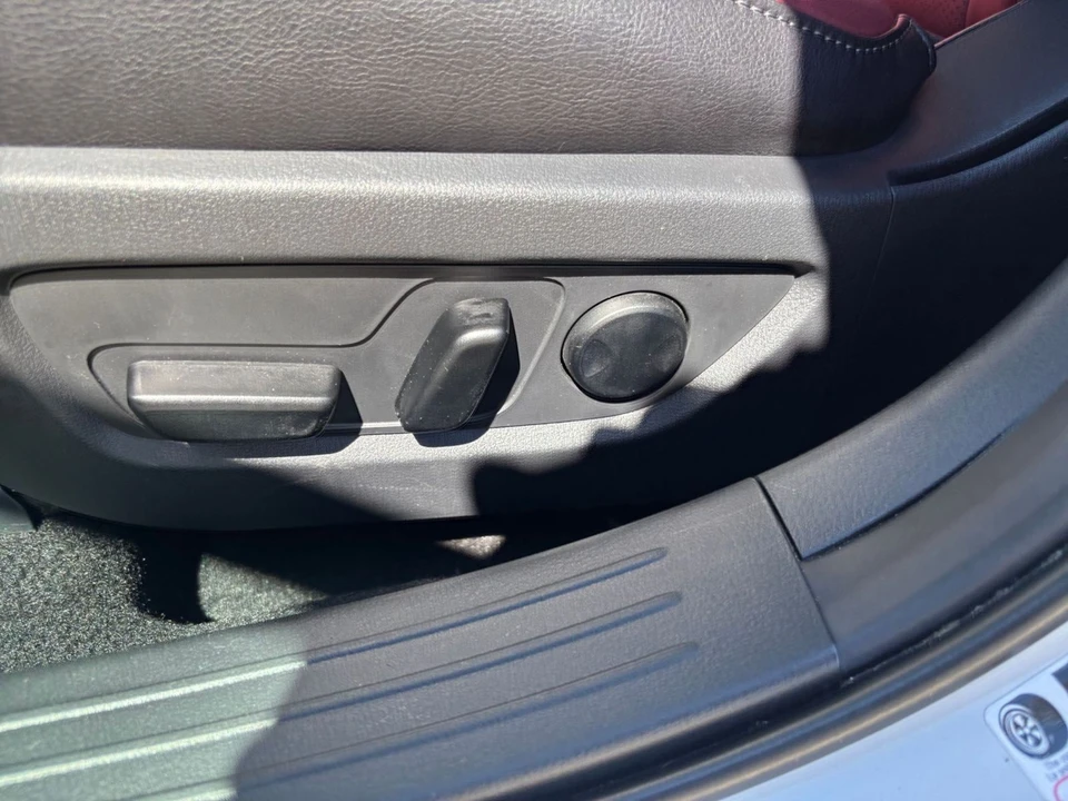 2025 Mazda CX-50 - Image 24 of 31