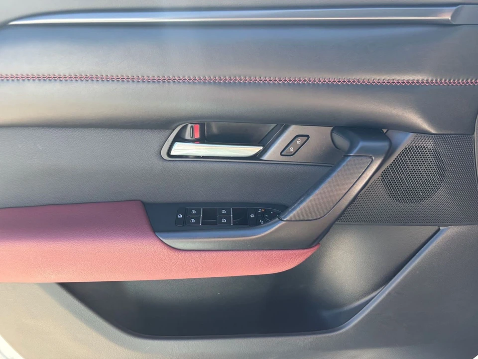 2025 Mazda CX-50 - Image 20 of 31