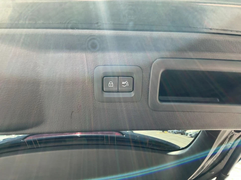 2025 Mazda CX-50 - Image 18 of 31