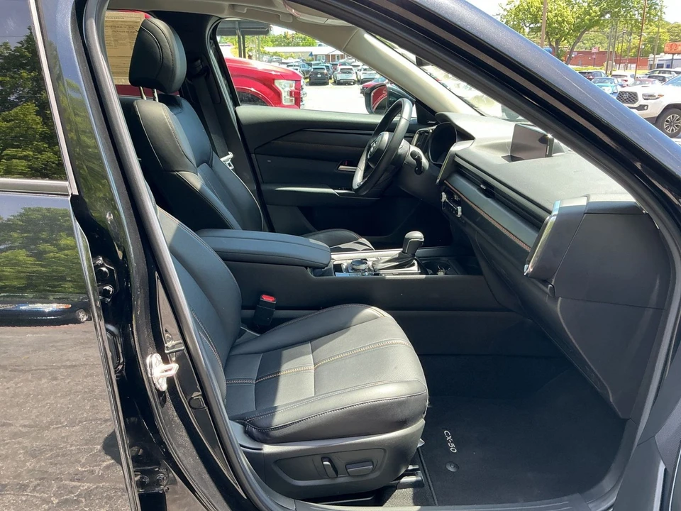 2025 Mazda CX-50 - Image 21 of 31