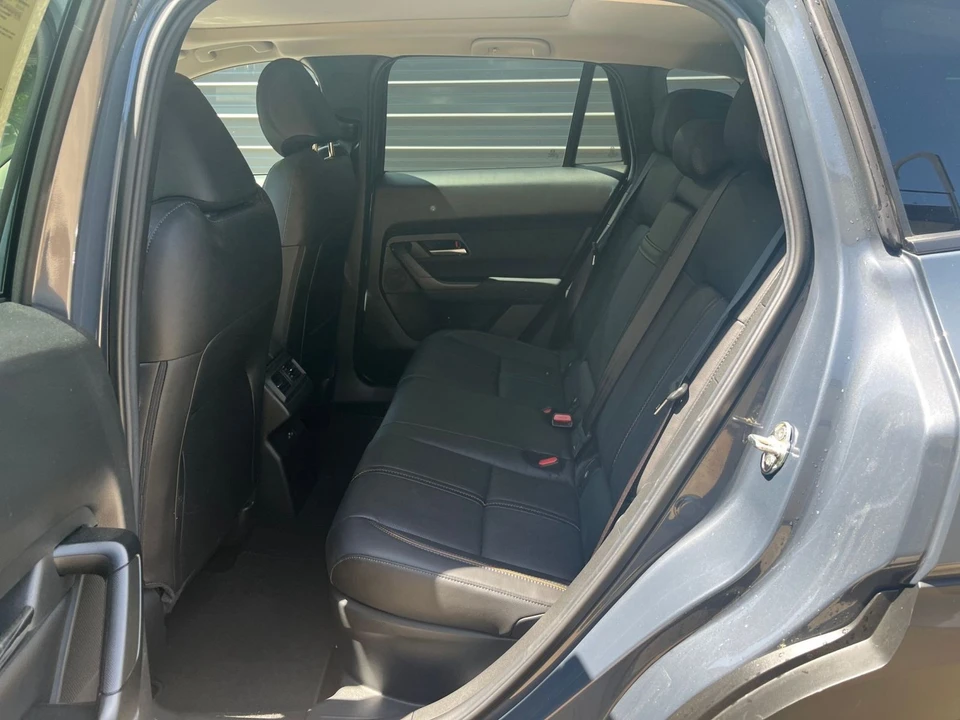 2025 Mazda CX-50 - Image 18 of 31